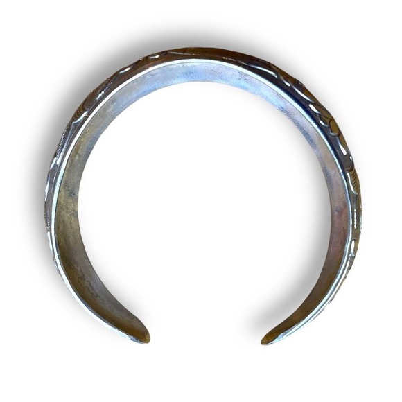 Silver Tone Cuff Bracelet Yin Yang Fish Design Floral Pattern - Picture 9 of 9